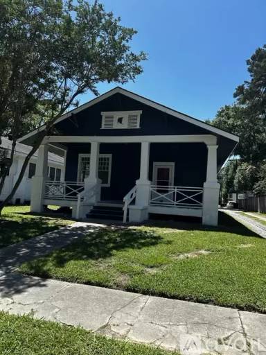Main picture of 1930 Wisteria St