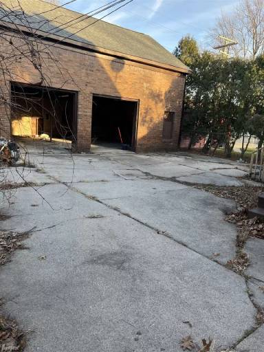 Main picture of 12533 E Outer Dr