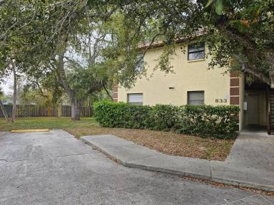 Main picture of 833 Mecca Dr