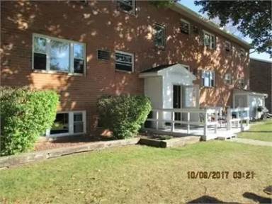 Main picture of 904 E Sturgis St