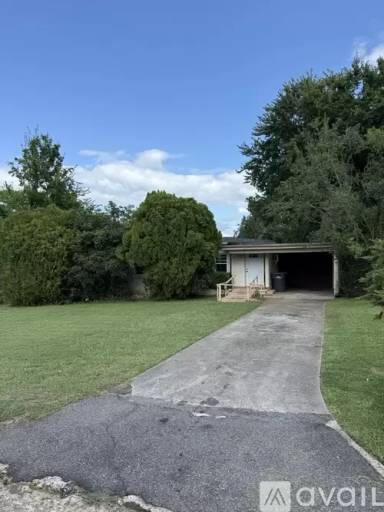 Main picture of 932 Papaya St