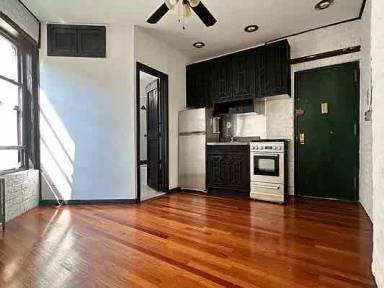 Main picture of 500 E 14th St