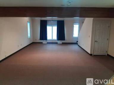 Main picture of 800 Broadway St