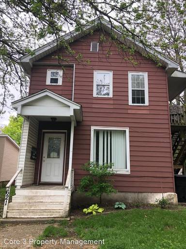 Main picture of 621 E Locust St