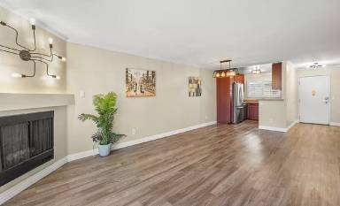 Main picture of 5510 Owensmouth Ave