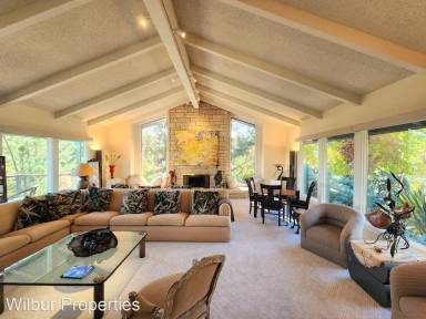 Main picture of 40 Hillbrook Dr