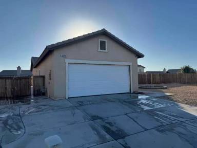 Main picture of 13229 Sandia Cir