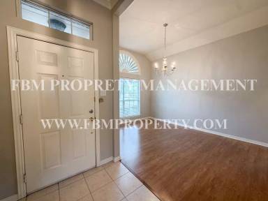 Main picture of 310 Iroquois Ln