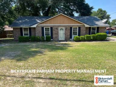 Main picture of 4661 Acorn St