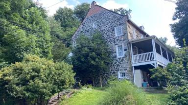 Main picture of 835 Oella Ave