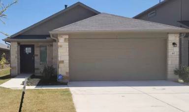 Main picture of 417 Shiner Ln