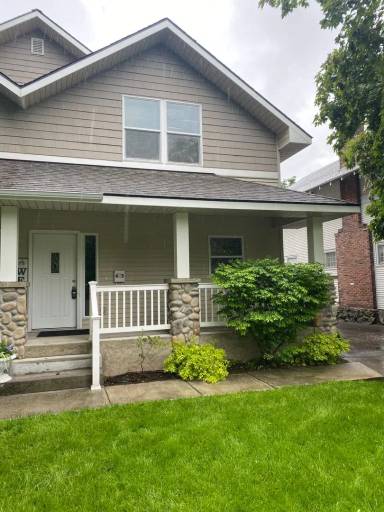 Main picture of 425 W 14th Ave
