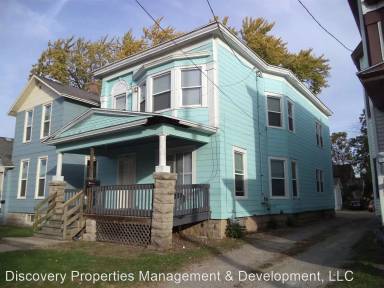 Main picture of 716 W Lincoln Ave