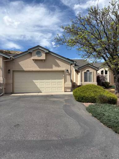 Main picture of 401 Sand Cliff Ct