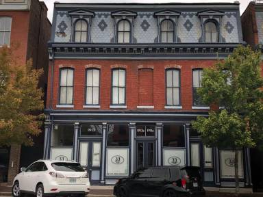 Main picture of 1917 Park Ave
