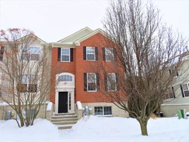 Main picture of 264 Comstock Dr