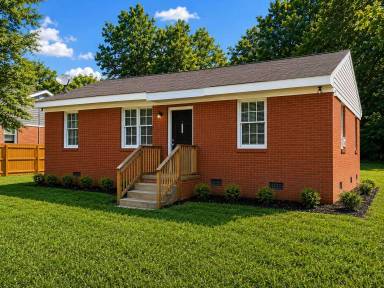 Main picture of 1502 Woodmere Dr