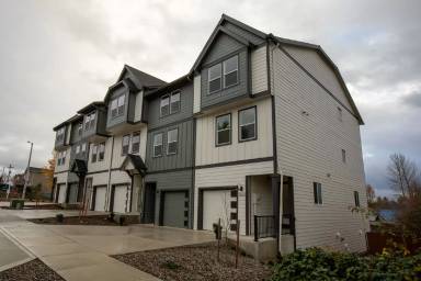 Main picture of 5834-5860 SE 18th Apartments