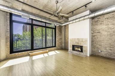Main picture of 1516 S Wabash Ave