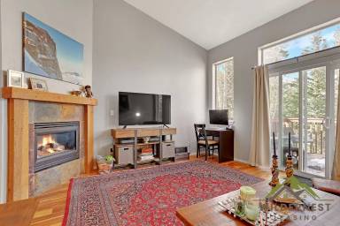 Main picture of 77 Spyglass Ln