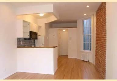 Main picture of 325 E 81st St