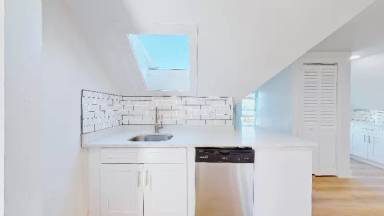 Main picture of 382 Crown St