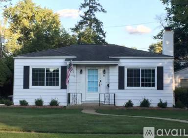 Main picture of 2528 W Ardmore Pl