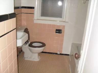 Main picture of 18488 Sussex St