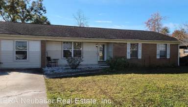 Main picture of 134 Manistee Dr