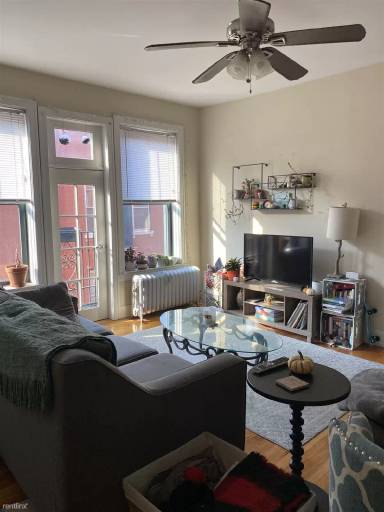 Main picture of 426-36 W Surf St Apartments