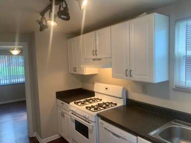 Main picture of 4385 Coleridge St