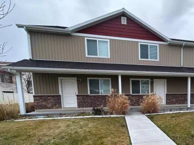 Main picture of 465 N 2650 W