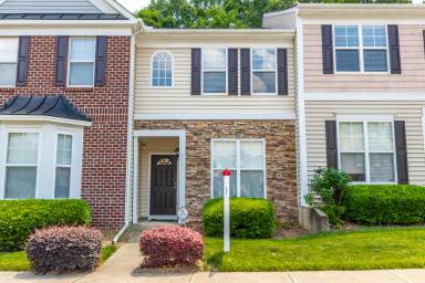 Main picture of 8471 Central Dr