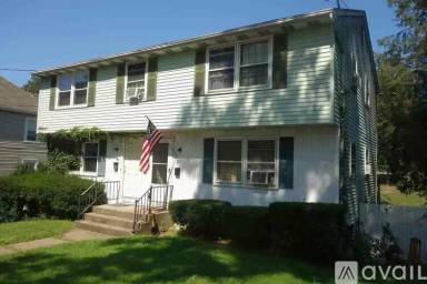 Main picture of 105 Florence St