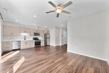 Main picture of Cannery Square South