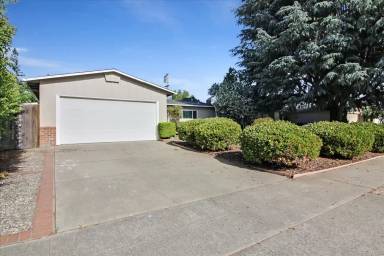 Main picture of 1355 Klamath Dr