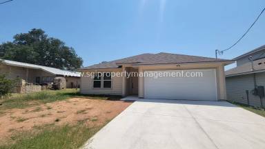 Main picture of 1939 Cedar Park