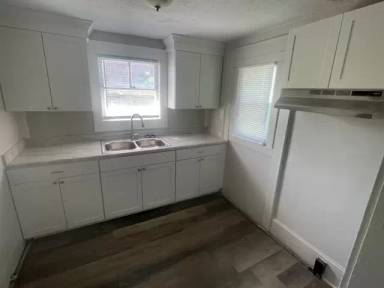 Main picture of 209 Oakwood St