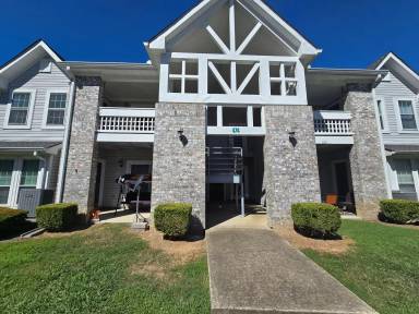 Main picture of 474 S Main St