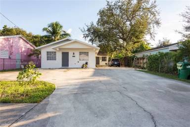 Main picture of 518 NW 94th St