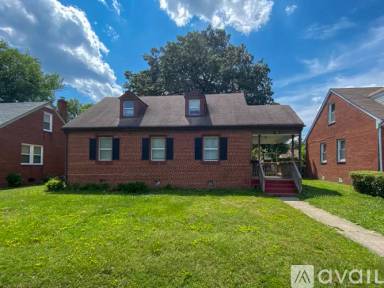 Main picture of 108 E Roanoke St