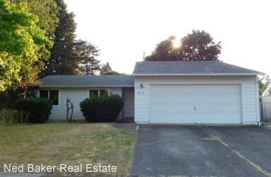 Main picture of 5117 Sprice Ct SE