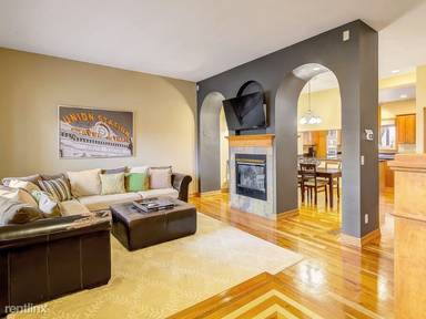 Main picture of 2831 Wyandot St