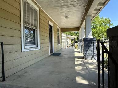 Main picture of 325 Walnut St