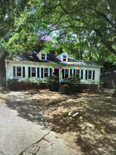 Main picture of 15 Davie Cir