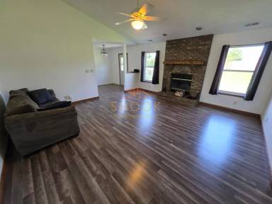 Main picture of 284 Blakely Dr