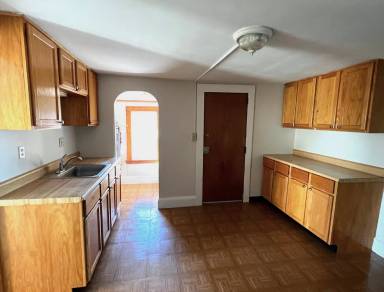 Main picture of 353 Main St