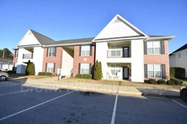 Main picture of 1912 Harcourt Cir