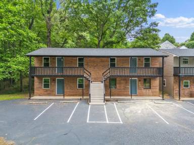 Main picture of 77 Ford St