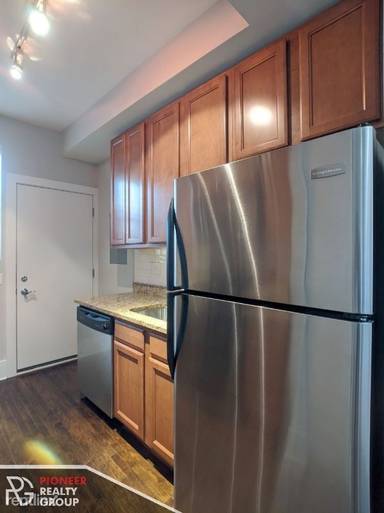 Main picture of 1849-51 W Cornelia Ave & 3449-55 N Wolcott Ave Apartments
